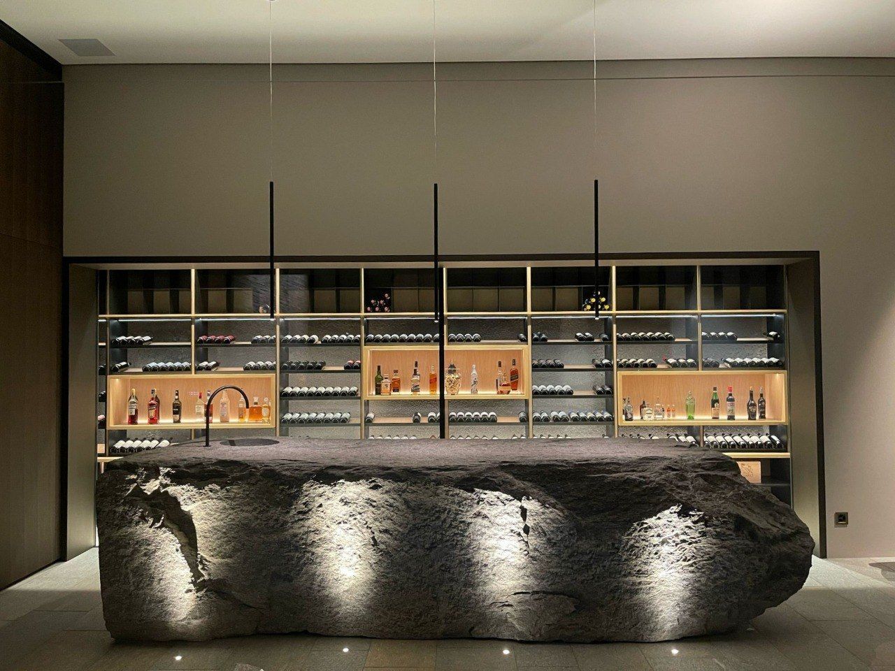 Elegante Wine Room presso esclusiva residenza - Svizzera